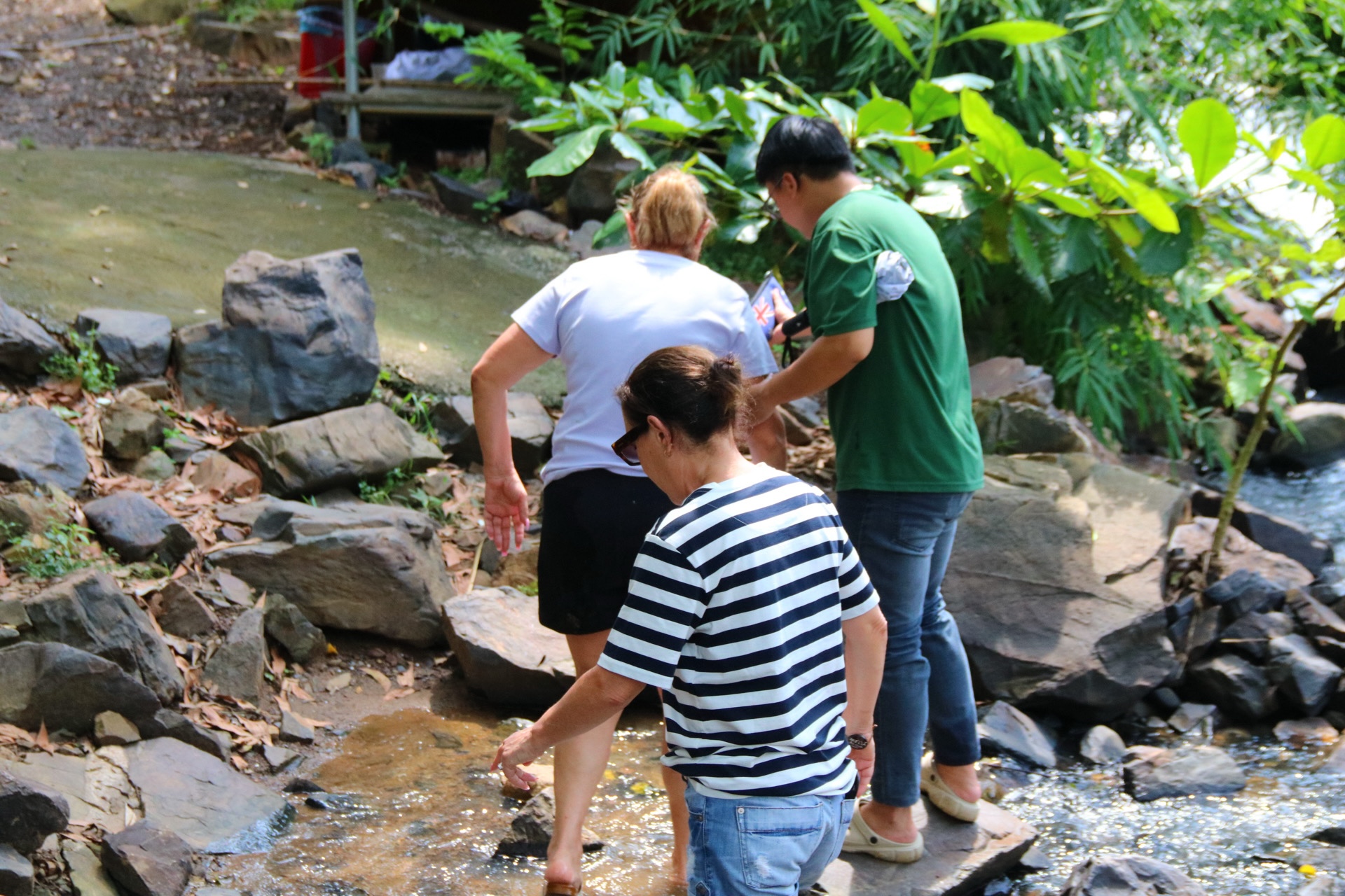 LOCAL LIFE & WATERFALL TOUR