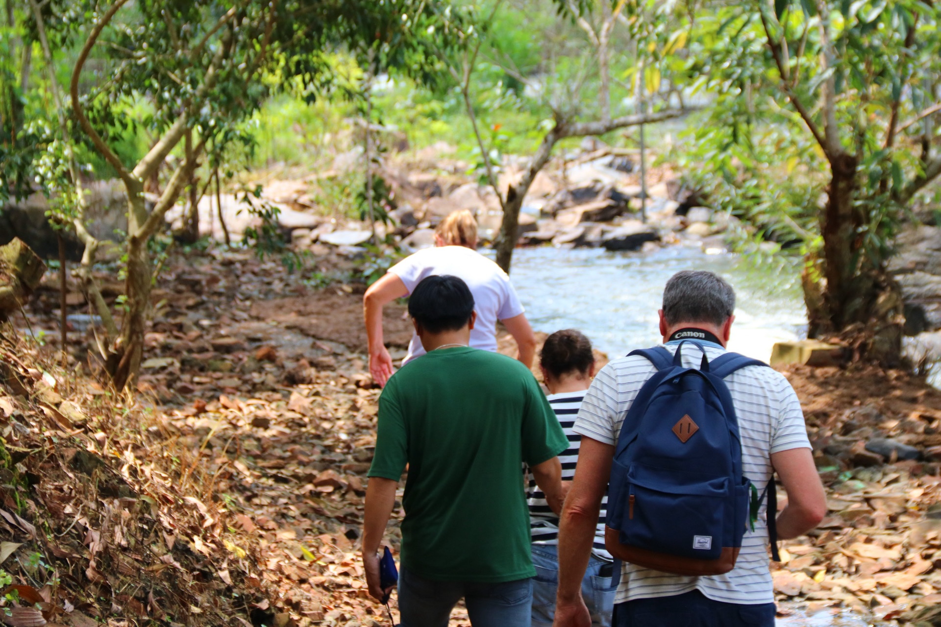LOCAL LIFE & WATERFALL TOUR