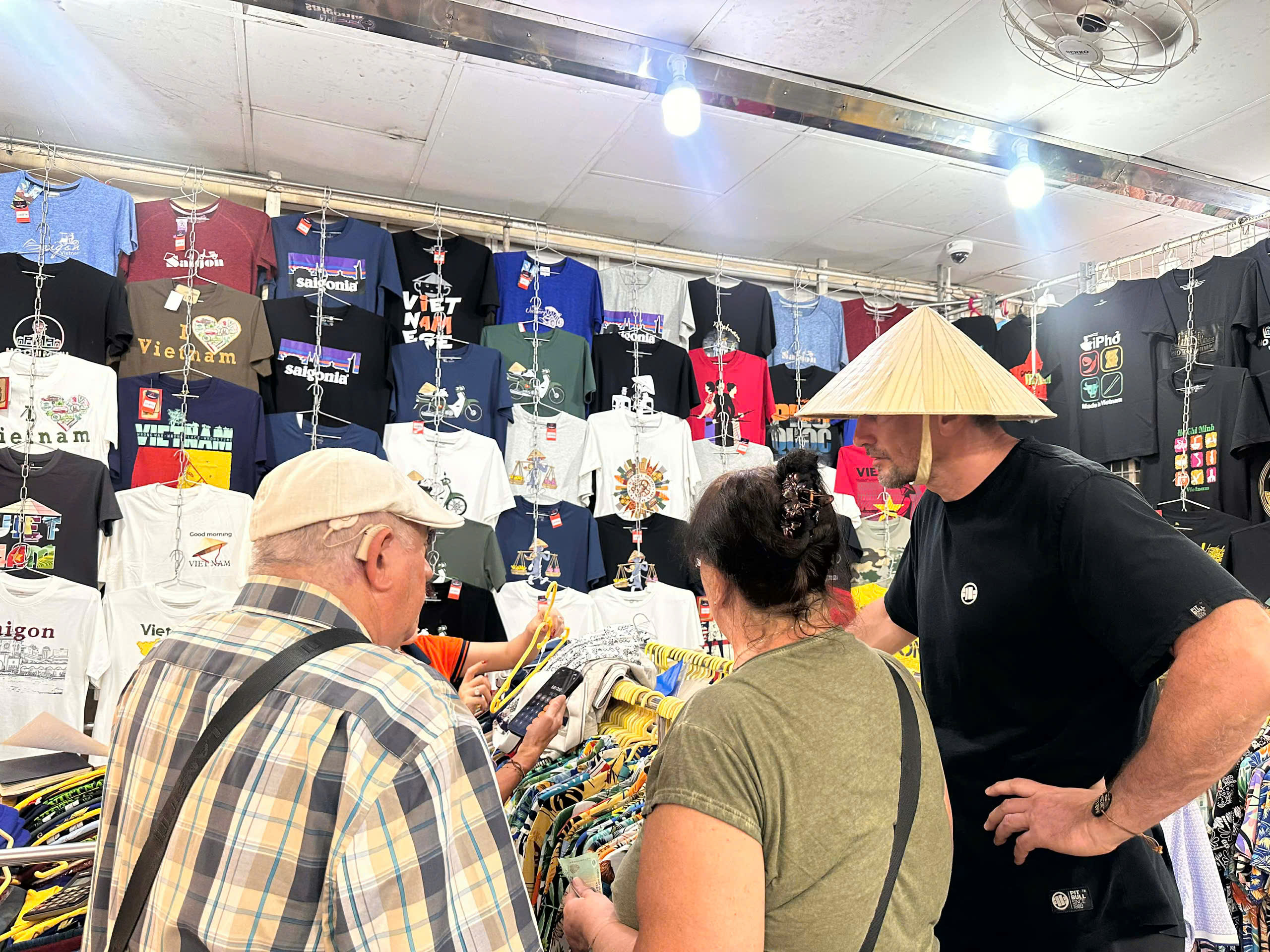 SAIGON SHOPPING TOUR