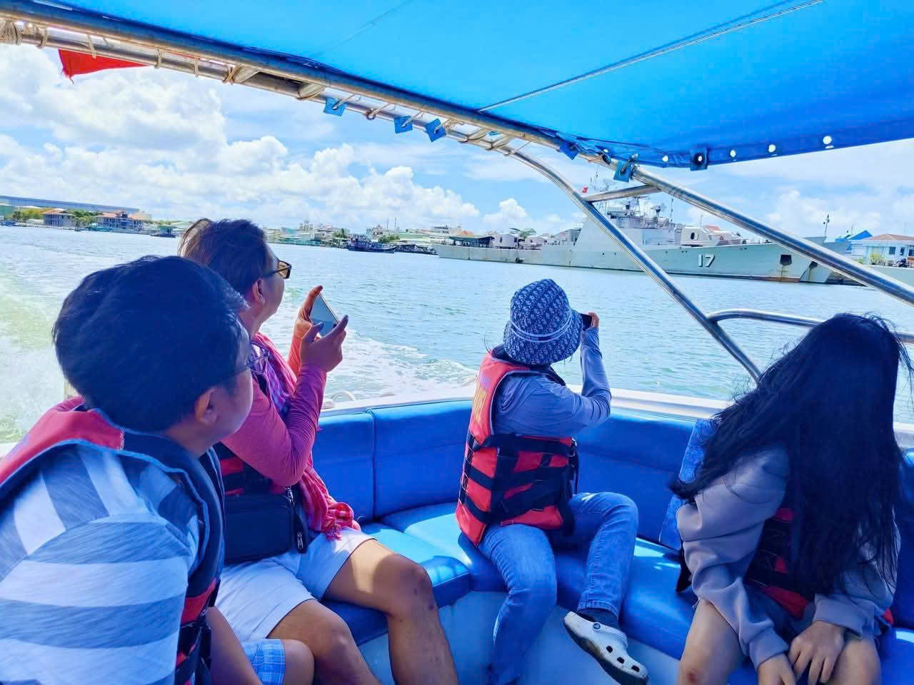 VUNG TAU CITY TOUR WITH SPEEDBOAT RIDE