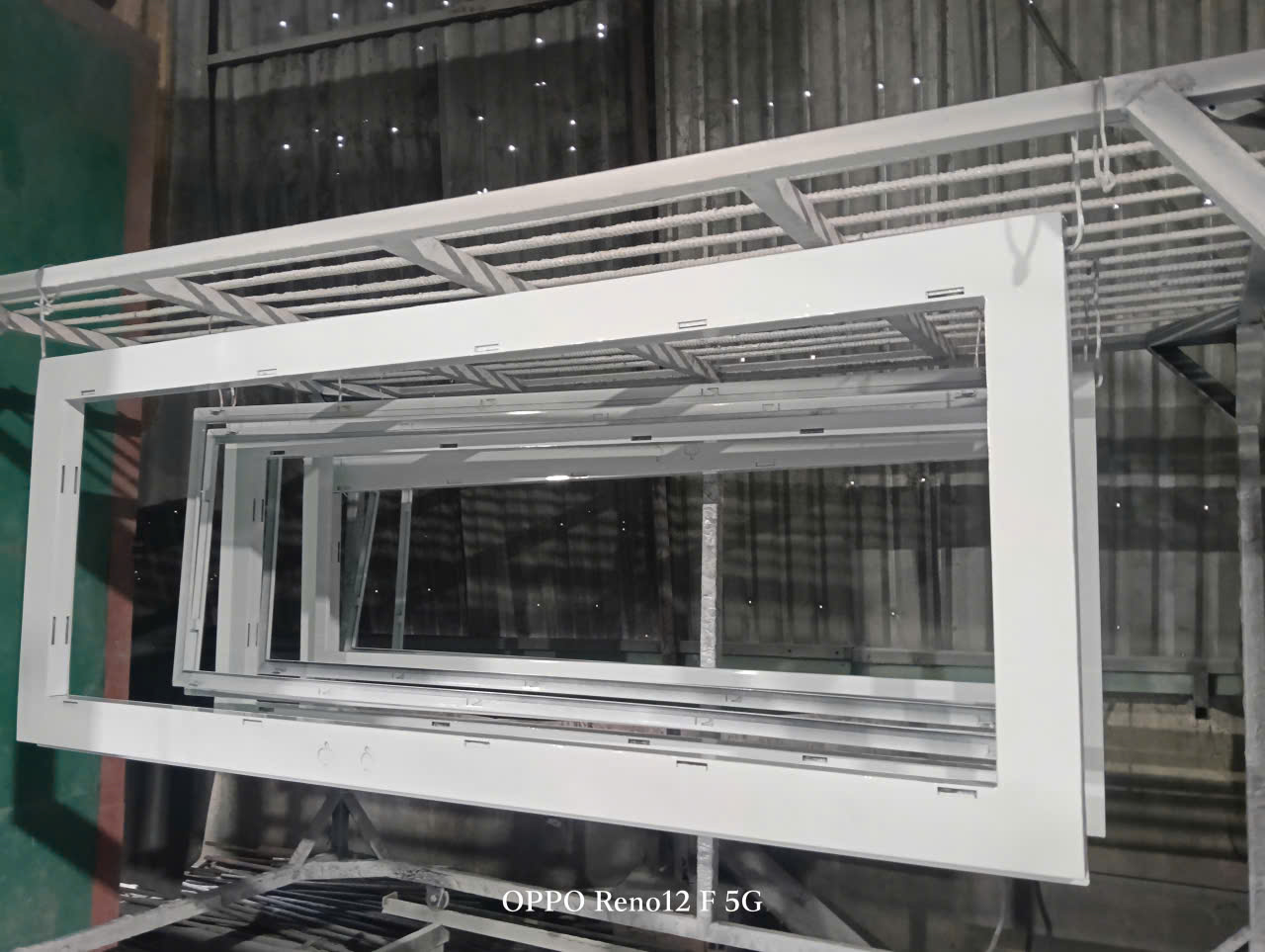 Cửa Kính Khung Sắt Sơn Tĩnh Điện