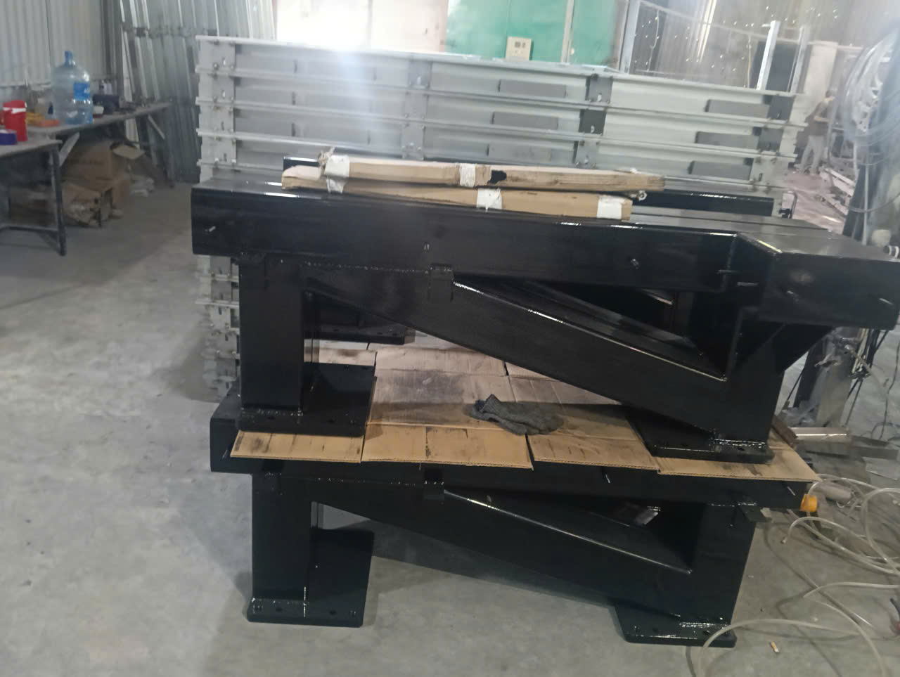 Hàng chi tiết chân đế lắp máy - Ảnh 4