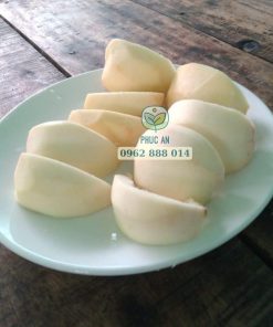 Thịt trái giòn và có độ xốp, thơm thanh mát